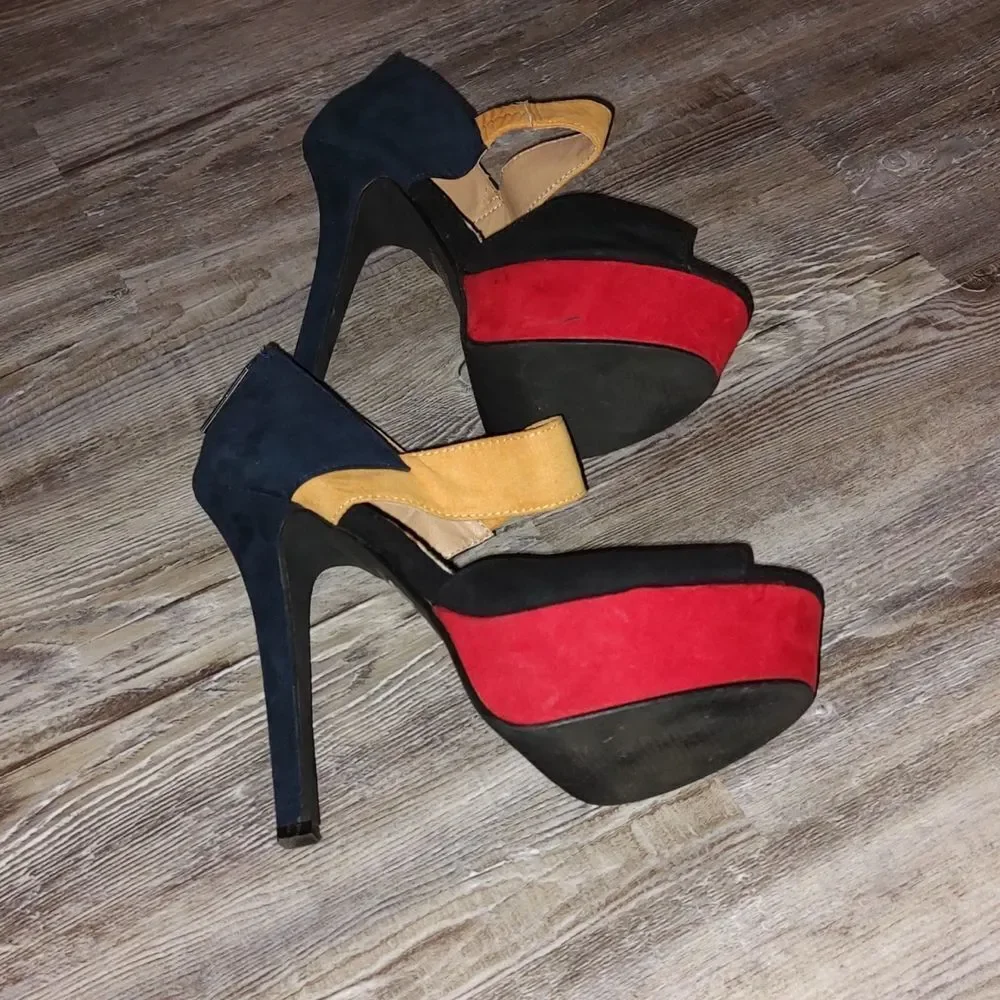 2 Lips Too navy black red tan 